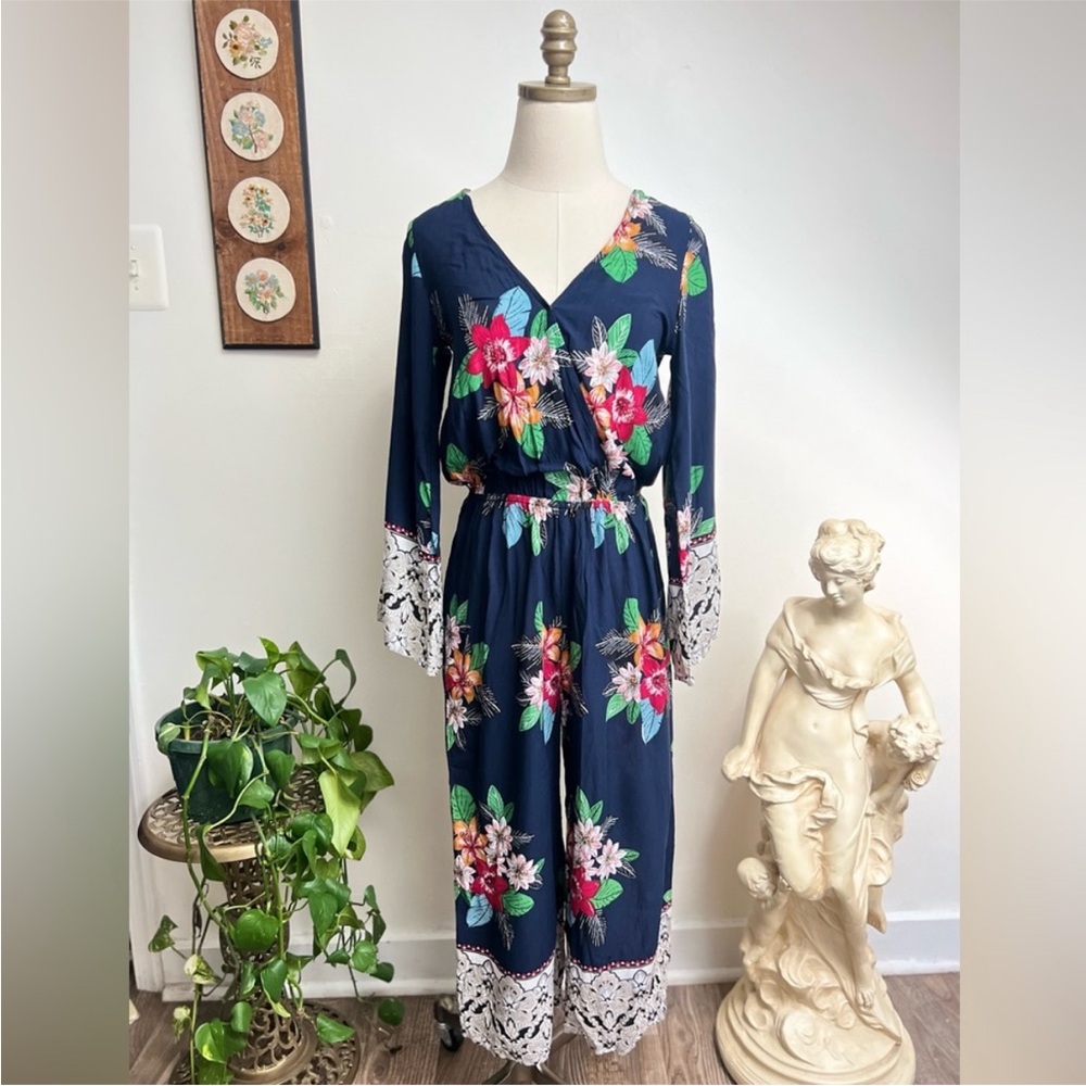 Storia Floral Bell Sleeve Jumpsuit size Small